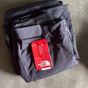 NWT Womens north face skii pants.